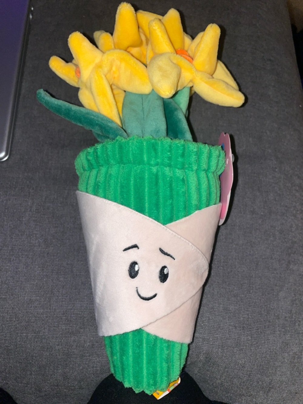Giggle scape Daffodil Bouquet  Plush  Bouquet Toy - Yellow & Green